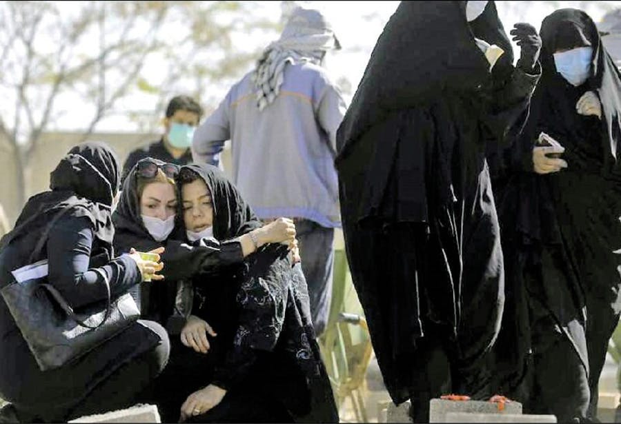 جامعه ایرانی: ناشاد و عزادار