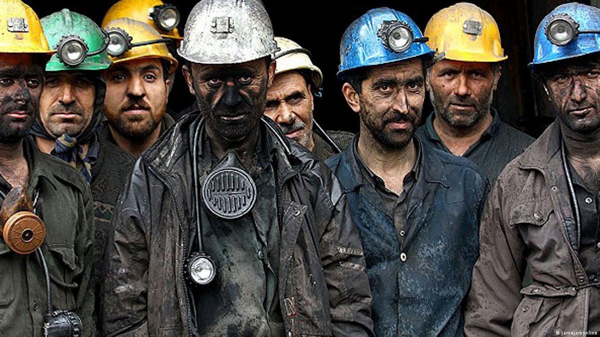 نمایی از هشت کارگر معدن ایرانی